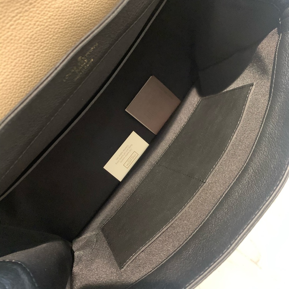 Louis Vuitton Lock Me Handbag - Picture 4 of 6